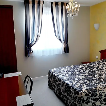 Logis & Restaurant Du Chemin Des Dames Corbeny