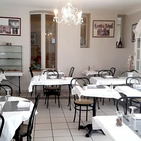 Logis & Restaurant Du Chemin Des Dames Отель Corbeny