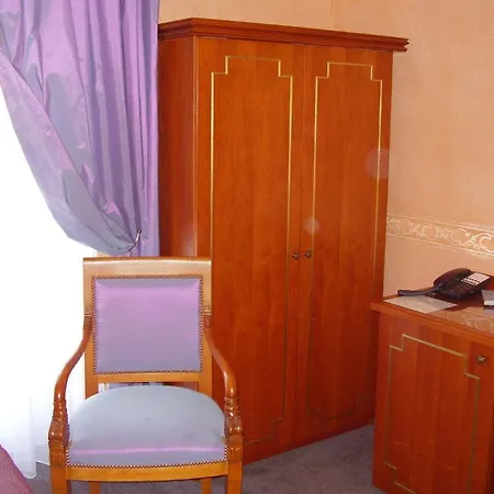 Отель Logis & Restaurant Du Chemin Des Dames Corbeny