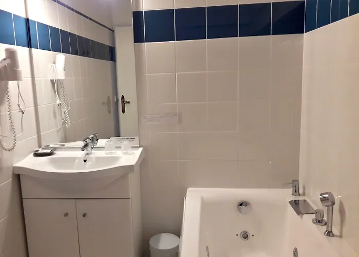 Logis Hotel & Restaurant Du Chemin Des Dames 2* Corbeny