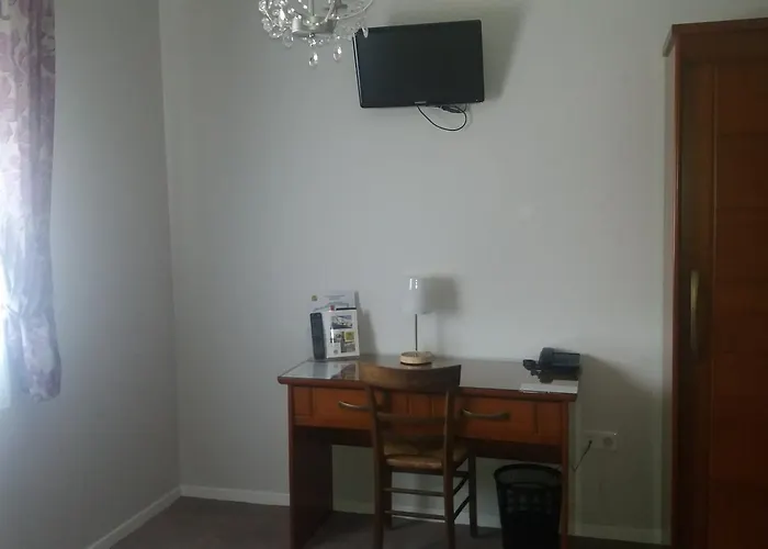 Logis Hotel & Restaurant Du Chemin Des Dames Hotel 2*