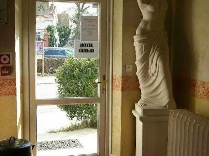 Hotel Logis Hotel & Restaurant Du Chemin Des Dames 2*